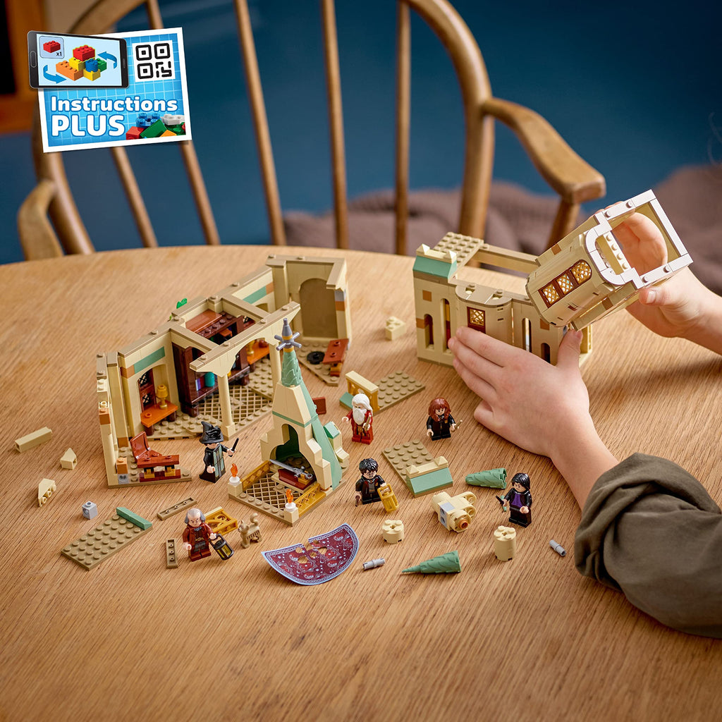 Harry Potter Castle Toy Set with 6 Minifigures S222